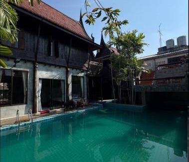 Central Pattaya Villa | Modern Thai Style Villa & Pool