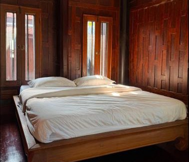 Central Pattaya Villa | Modern Thai Style Villa & Pool