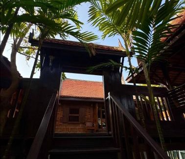 Central Pattaya Villa | Modern Thai Style Villa & Pool