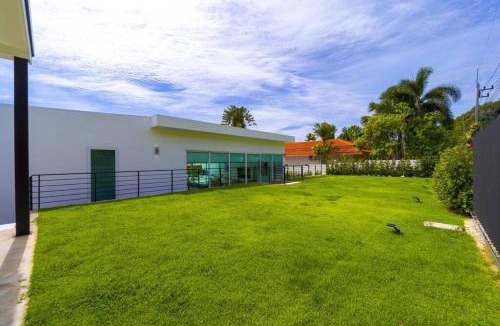 Hua Hin House | Modern Villa at Palm Hills Golf Club - PH4B