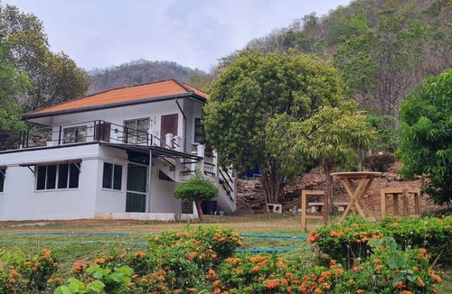 Phetchaburi House | Mountain Front Family Home Big Balcony For 4 Rare Birds, Bikes