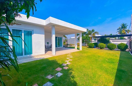 Huai Yai Villa | Mountain Village