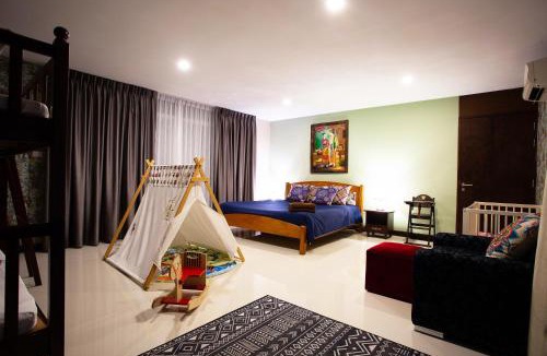 Na Chom Thian Villa | Nagawari Art Maldives BBQ Pattaya Villa