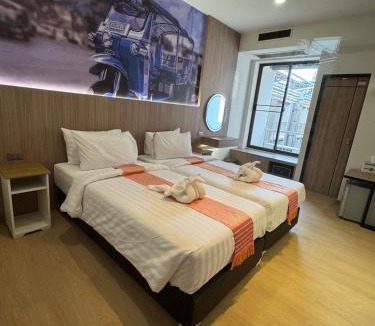 Phra Athit Hotel | New Siam II