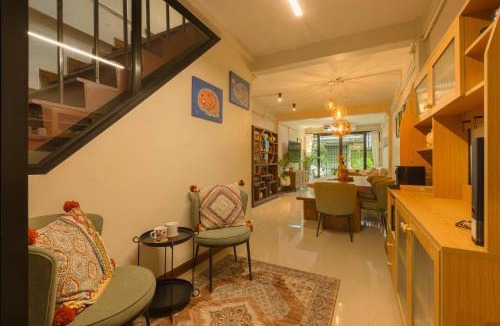 Sathorn House | Oasis Thai Teak Home in Sathorn