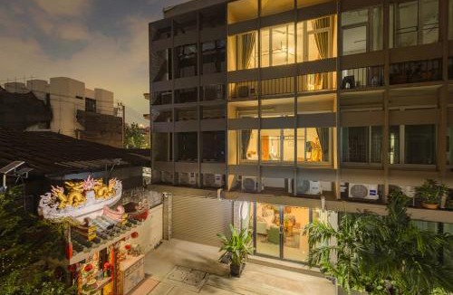 Sathorn House | Oasis Thai Teak Home in Sathorn