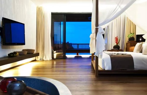 Bophut Hotel | Oceanfront Escape with Sunset Views, Daybed & Resort Pools
