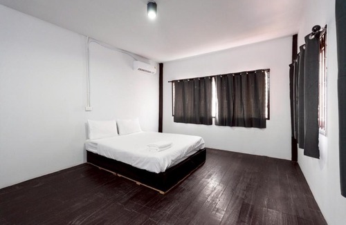 Wat Bowon Niwet Apartment | Oh My Nap Khaosan - ถนน ตะนาว ข้าวสาร