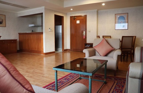 Bangkok Central Business District Apartment | One Bedroom Grand Suite Apartment in the city center (G16)