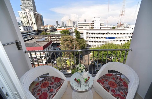 Thung Maha Mek Hotel | Parvena Hotel