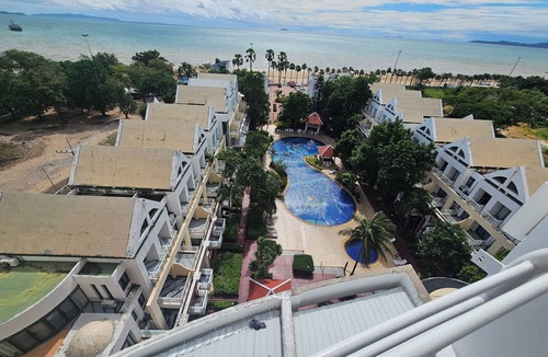 Na Kluea Condo | Pattaya Beachfront : Oceanview, Pool, Balcony, Gym