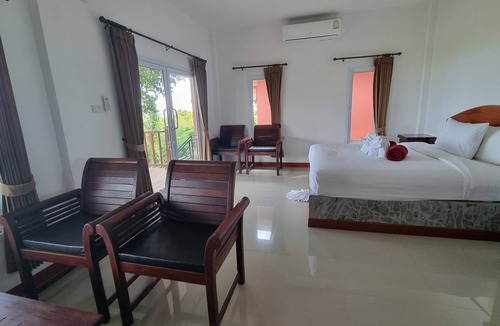 Hua Thanon Resort | PawPaw Resort