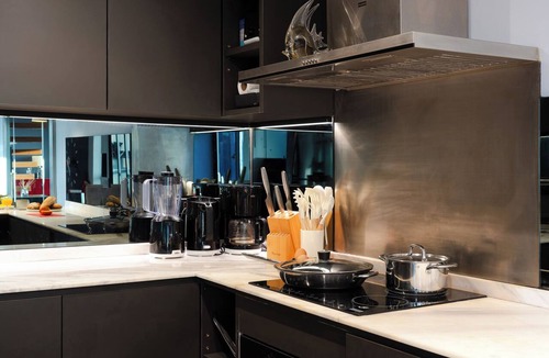 Nana Condo | Penthouse KingBed: 5minBTS Balcony 1GbWiFi
