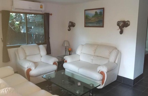 Pratumnak Hill House | Phratamnak Inn Hotel & Guesthouse - 100 mtr from the beach