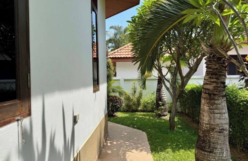Wang Pong House | Premium Long-Stay Villa - Pool, Garden, Near the Beach, 2 Bedrooms, 90 square meters