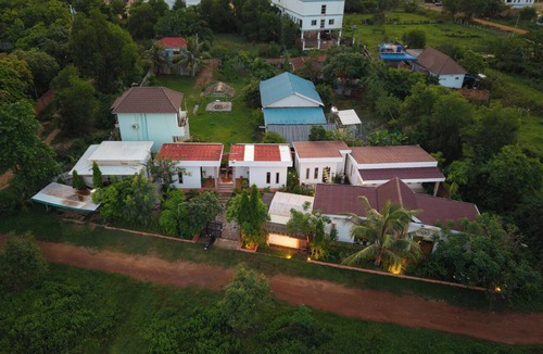 Siem Reap House | Private 4BR Lodge, Kitchen & BBQ, 2 km from Pub Street
