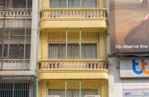 Bang Rak House | Private 5BR Building 17-26Pax 5Mins to BTS & Sathorn Pier