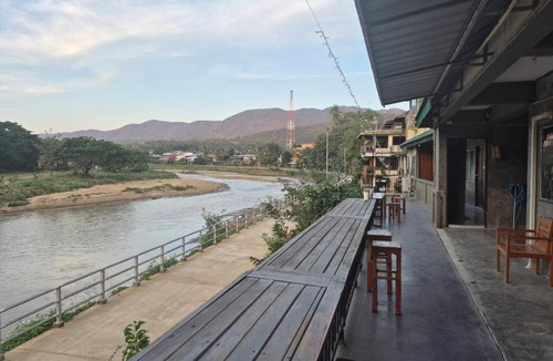 Mae Sariang Hotel | Ps at Riverview Guesthouse