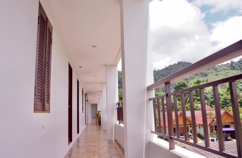 Khuekkhak Hotel | Rakkawan Residence