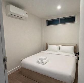 Samsen Nok House | Rung Rueang House Ratchadaphisek