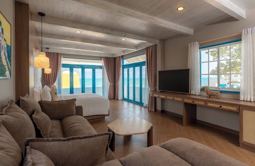 Bang Sare Bed & Breakfast | Sea of Love Suite Cafe Pattaya