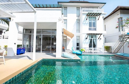 Na Chom Thian Apartment | Sea Sky Pool Villa, Pattaya