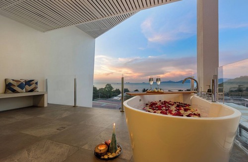 Bophut Villa | Seaside Serenity: 4BR Villa with Cinema and Pool