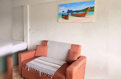 Kata Apartment | Serene 1-bedroom apartment with AC in vibrant Rawai