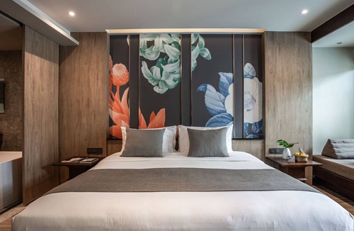 Khuekkhak Hotel | (SHA+)Spacioua Pool Access for two (P07)