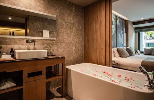 Khuekkhak Hotel | (SHA+)Spacioua Pool Access for two (P07)