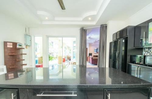 Nong Prue Villa | Space Pool Villa, Central Pattaya