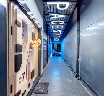 Don Muang Hostel | Space Station Hostel