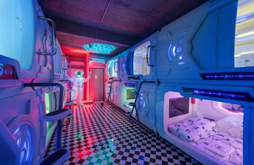 Don Muang Hostel | Space Station Hostel