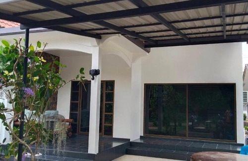 Thong Chai House | Spacious 2-bedroom villa near beach