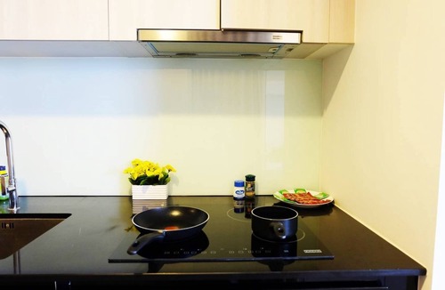 Samsen Nai Condo | [SR 2.4] 2BR FUTURISTIC @ BTS, Bangkok