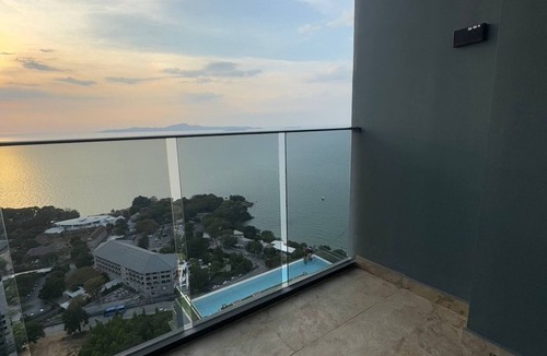 Pratumnak Hill Apartment | Stunning Sea View - Best Place