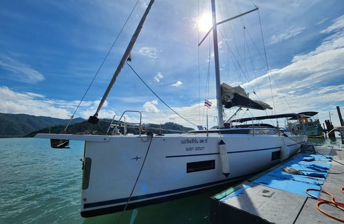 Salak Kok Boat Rental | Sun-Kissed Sailing Journey in Trat, Koh Chang