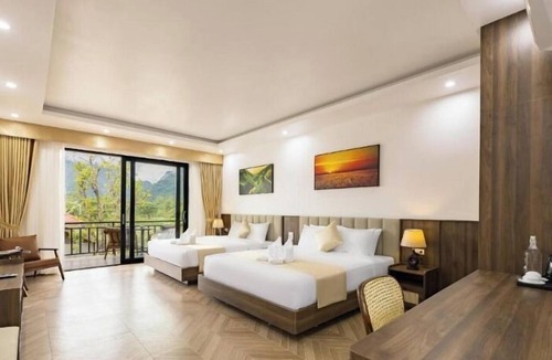 Vang Vieng Resort | Sunset Mountain View Resort