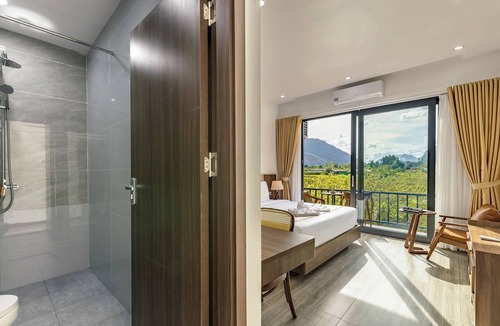 Vang Vieng Resort | Sunset Mountain View Resort