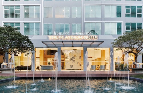 Suan Luang House | Superior Double Escape | Elegant Comfort & Ease