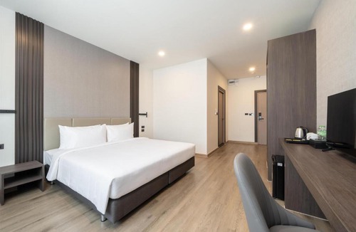 Suan Luang Hotel | SureStay Plus by Best Western Ramkhamhaeng Airport Rail Link Bangkok
