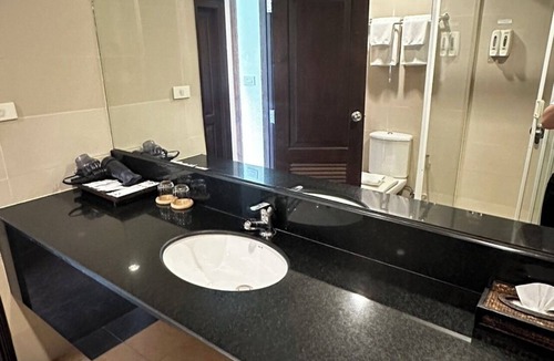 Nakhon Chai Si Hotel | Suwan