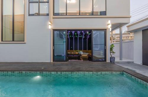 Na Kluea Villa | T M L-Luxury 4 bedrooms Pool Villa with Private KTV & 4 Min Walk to Jomtien Beach