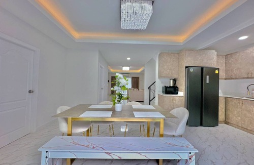 Central Pattaya Villa | Tagvilla Bongkot Pool Villa in Pattaya 4 Bedroom