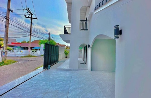 Central Pattaya Villa | Tagvilla Bongkot Pool Villa in Pattaya 4 Bedroom