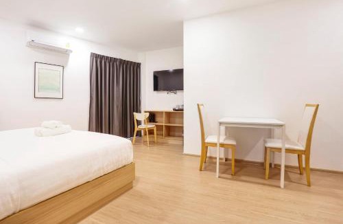 Bang Na Hotel | TAKKA Hotel - Bangna