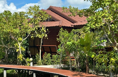 Chalong Villa | The Beatles Lagoon