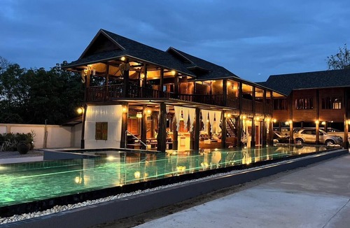 San Pa Thong Resort | The Elephant House and Pool Villas