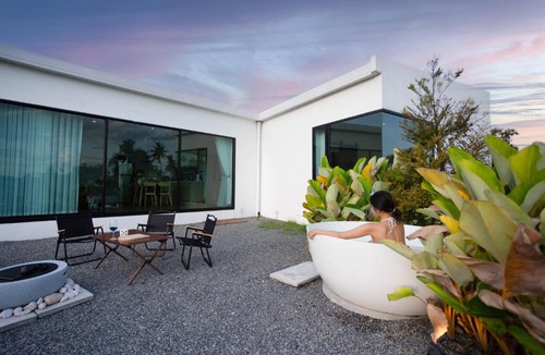 San Sai Villa | The Floating Villa - BBQ - Bikes - Rice Fields