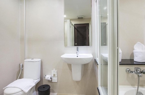Sukhumvit Hotel | The Green Bells